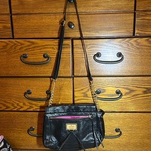 Nicole by Nicole Miller black shoulder bag.
